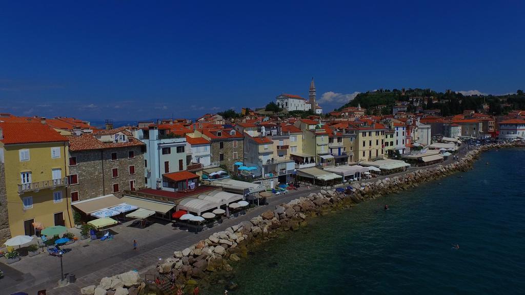 & Riva Piran
